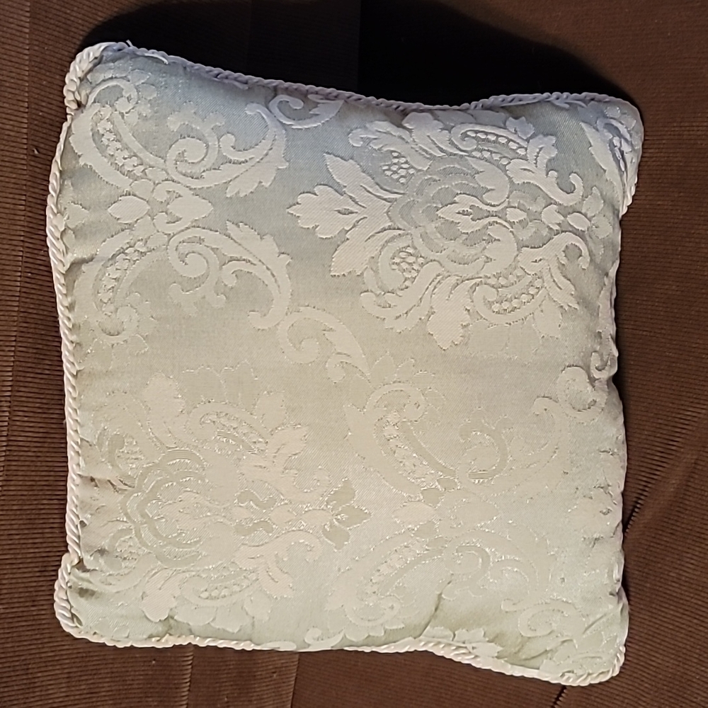Set of 2 Decorative couch pillows - Picture 5 of 7